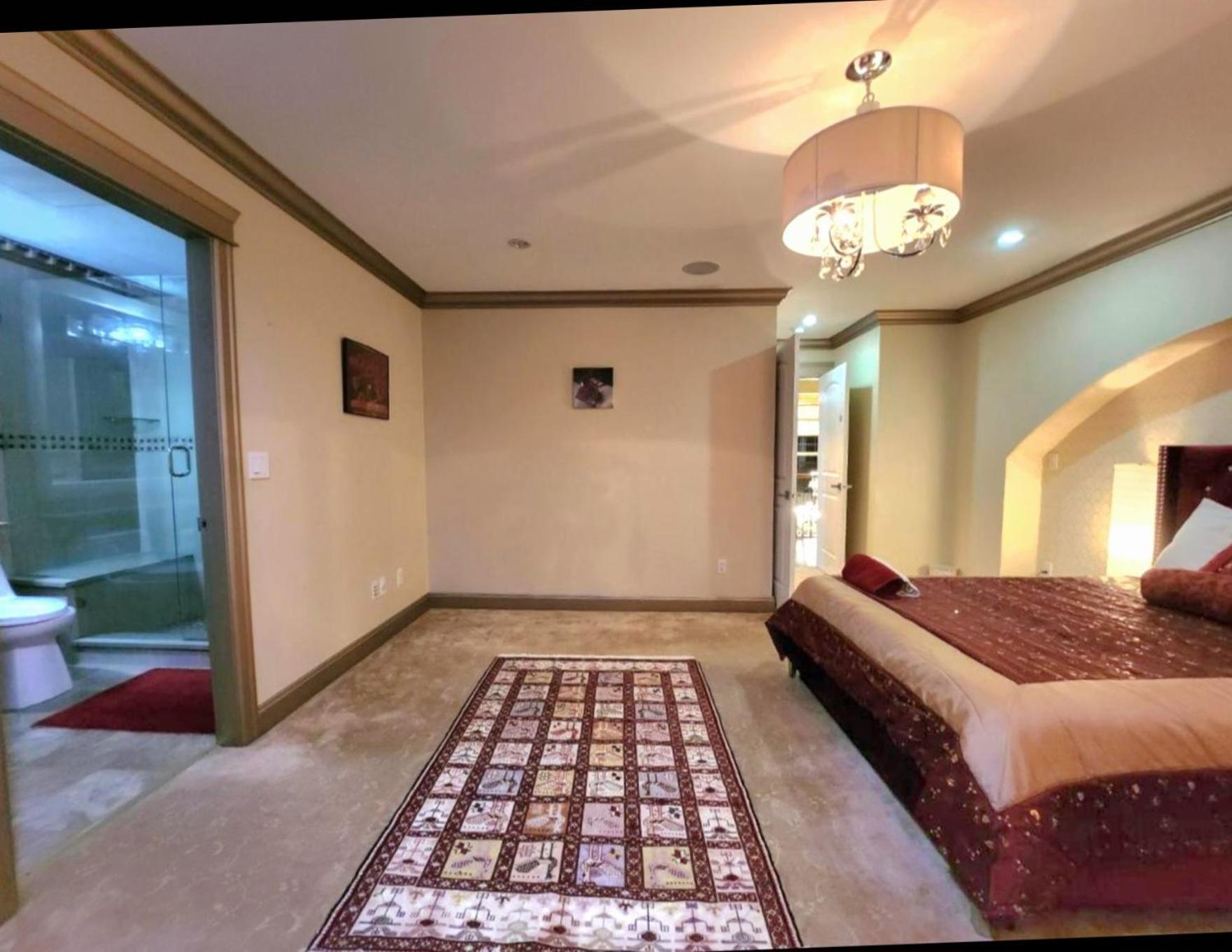 Empress Madani Palace Hotel Surrey Zewnętrze zdjęcie