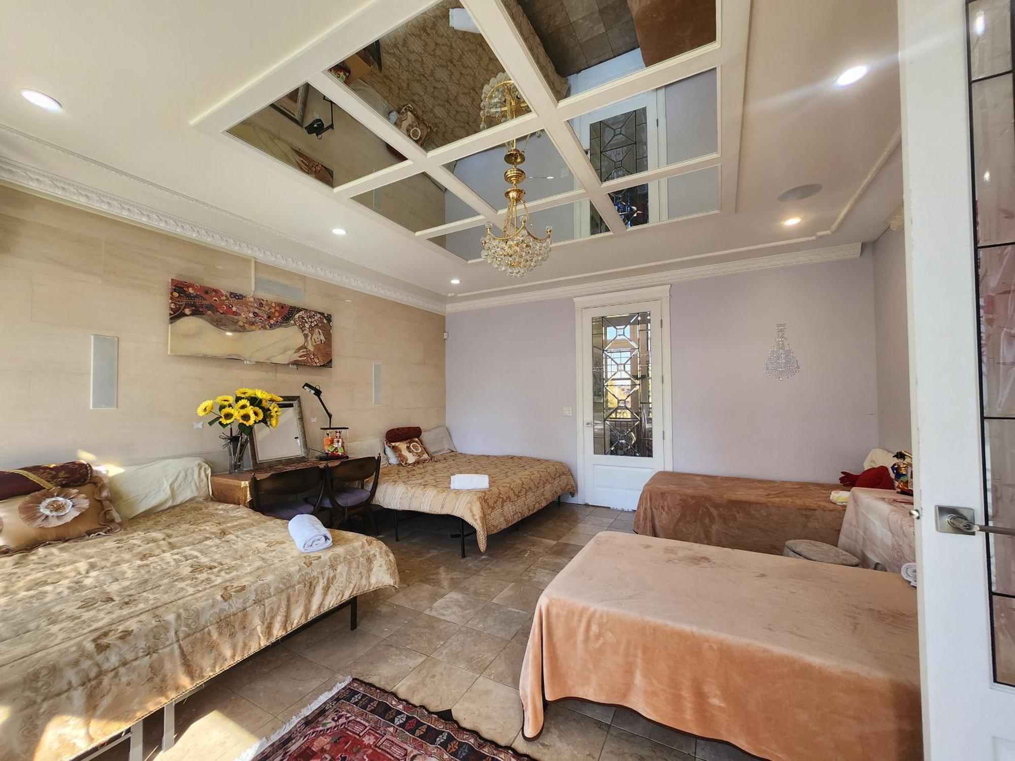 Empress Madani Palace Hotel Surrey Zewnętrze zdjęcie